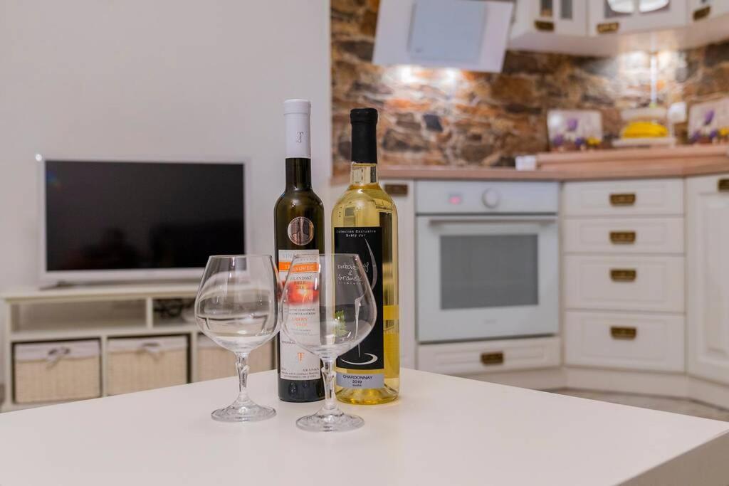 בויניצה Provensalsky Rodinny Apartman Mandolina מראה חיצוני תמונה